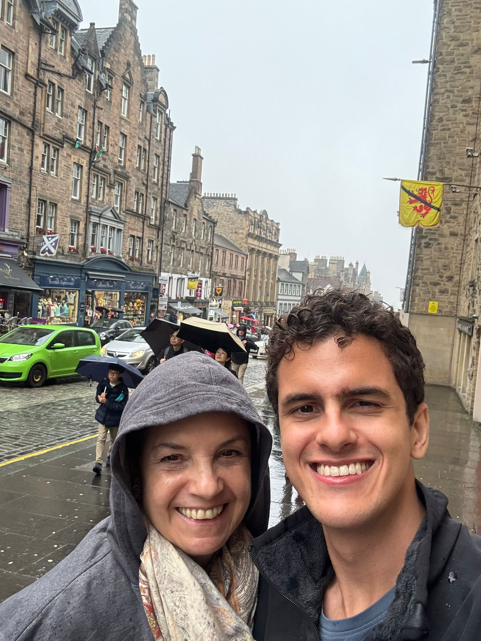 Rua em Edimburgo, Julho de 2025.jpg