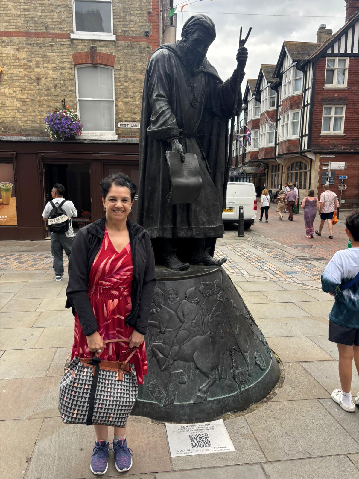 Estátua de Chaucer, Canterbury, Julho de 2025.jpg